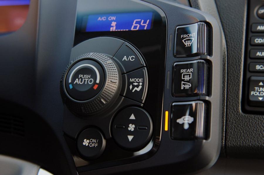  Honda CR-Z 2011 года  (фото 14 из 111)
